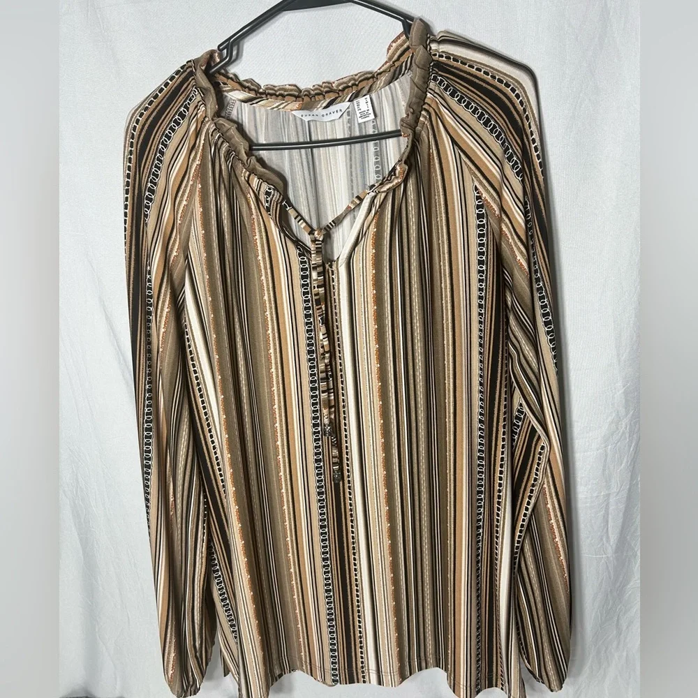 Susan Graver printed liquid knit peasant top with ruffle detail size medium - Picture 1 of 7